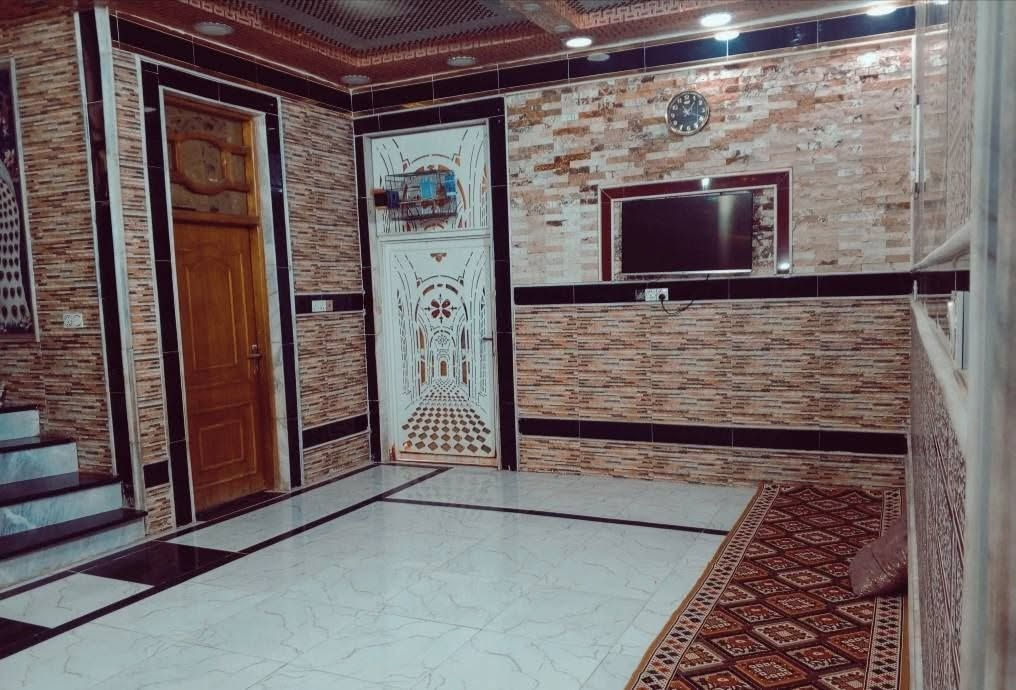 سلام عليكم الدار للبيع طابقيـن كامل البيت مشتغلي طاابقين مغربي وحجر  مسـاحـه 200 ركن وعلى ساحه مكانه   . (حي الصحفيين).    مقابيل مستشفى اللبناني  الاتصال او الاستفسار
***********
