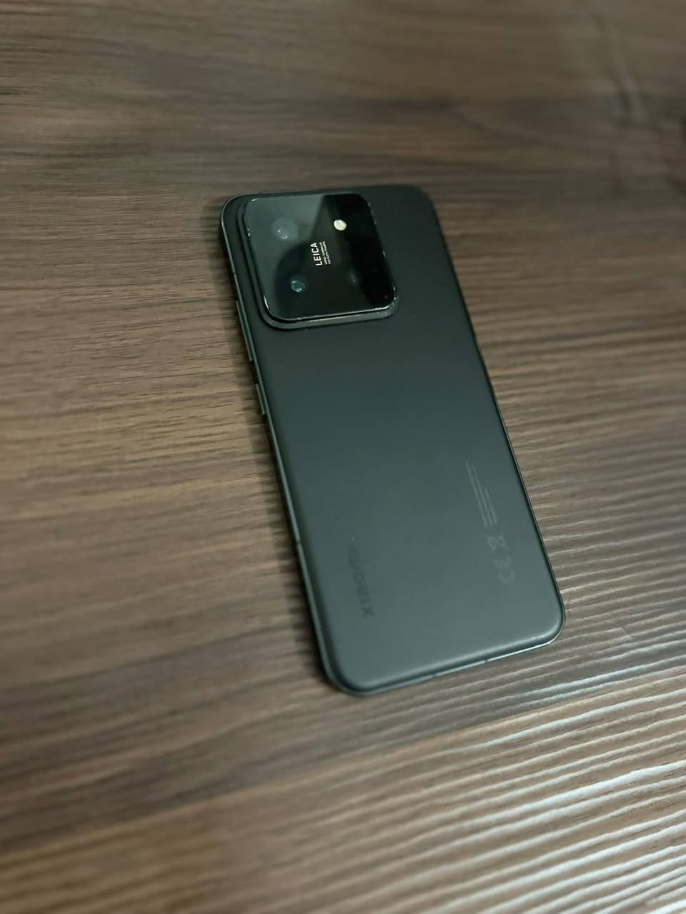 Xiaomi 14 — النسخة العالمية
شاشة AMOLED بحجم 6.36" وتردد 120Hz
معالج Snapdragon 8 Gen 3 لأداء فلاگشب قوي
ذاكرة 16GB RAM + 512GB تخزين
كاميرات Leica احترافية
بطارية 4610mAh مع شحن سريع 90W
مقاومة للماء والغبار IP68
نسخة عالمية تدعم خدمات Google
نسبة النضافة 95 بالمية شاشه زلق ما بيها 
أداة الجهاز فولل .  جهاز ما داخل صيانه 
السعر 540 وبيه مجال .
المكان صلاح الدين بلد يتوفر توصيل 
ملحقات كارتون وشاحن الاصلي و حافظة.
للاستفسار واتساب ***********
