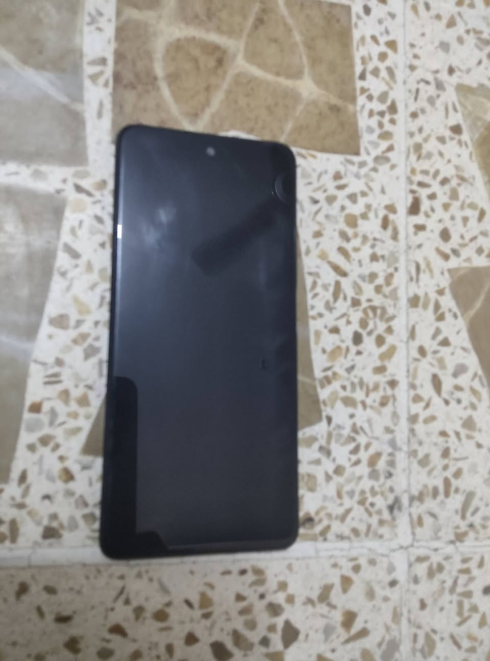 شاشة6.78 إنش IPS بدقة +HD ومعدل تحديث 90 هرتز. المعالج MediaTek Helio G88 والرام4 قيكا بايت والتخزين يا 128 قيكا بايت ويدعم كرت ميموري. الكاميرا الخلفية الأساسية50 ميگابكسل وياها عدسة مساعدة للعمق والأمامية8 ميگابكسل مع فلاش. البطارية 5000 ملي أمبير والشحن السلكي33 واط. يجي بنظام أندرويد13 مع واجهة XOS، يدعم شريحتين4G، بصمة جانبية مدمجة بزر التشغيل، فتح بالوجه، سماعات ستيريو ومدخل 3.5 مم. 
السعر 125 
الموقع بغداد
التواصل ***********

