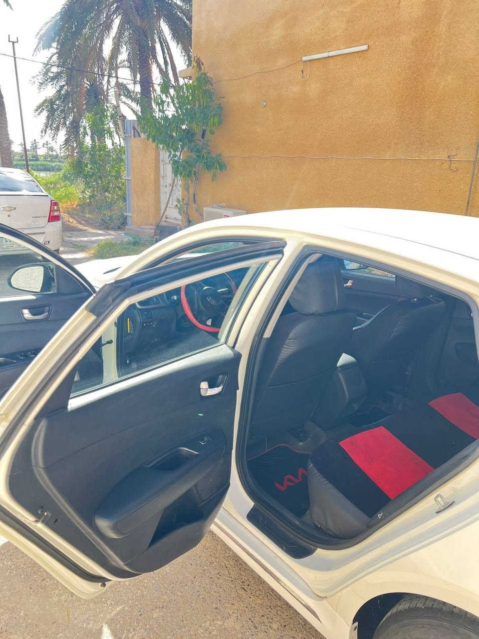 مفتوه
وارد كوري 
كلير جاملغ غليفي 
ول امامي بي بارد شبر 
السياره خير من لله 
تجي وشوف 
١٣٥ مجال قليل 
***********
وتساب  اتصال
