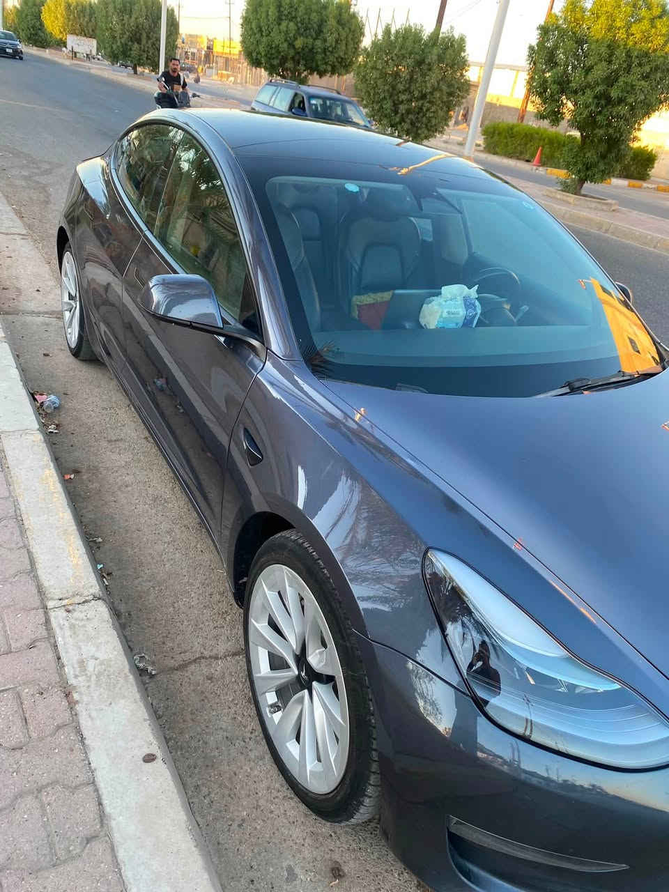 سلام عليكم حبايب
تيسلا 3 موديل 2023 تك ماطور بسعر مناسب
حادثها بسيط ومرفوق بالصور رقم بغداد الجديد
بيها 4 قطع كلير من امريكا شرط بدون دواخل والايرباكات كلها سليمه ولا برغي مفتوح بالقطع
كلها بلاديه والبجم كبس ولا قطرة صبغ
ماشيه 51 mil //اونلاين ومحدثه اخر تحديث بالعربي ومربوطه ع تطبيق تيسلا +الصدر جديد شرط الفحص
باسمي هزه وسنويه بعدها + شاحنتها الاصليه+ادبتر
البطارية والماطور كفاله وشرط الفحص 
السعر 138 مكاني الفلوجه
*********** وموجود واتساب وماسنجر
واعتذر عن الاطاله🌹
