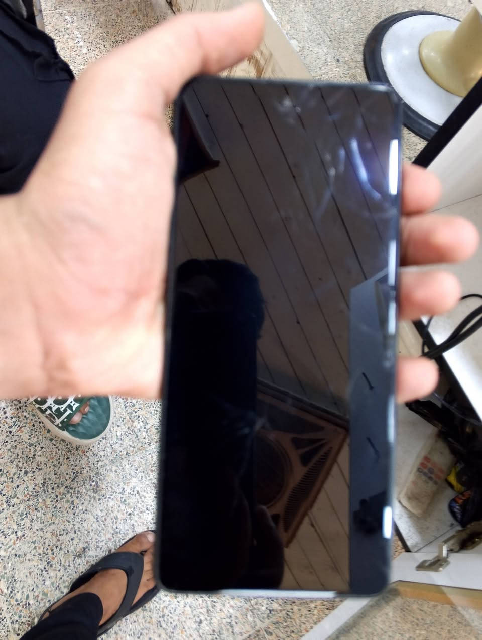 السلام وعليكم موبايل تكنو 20برو بصمه وجه بصمه اصبع ذاكرة 256 بس بي فطور بل شاشه شغال كلشي مابي اي تصليح ما مصلح الجهاز ما مفتوح السعر 125 بي مجال الاستفسار ***********

