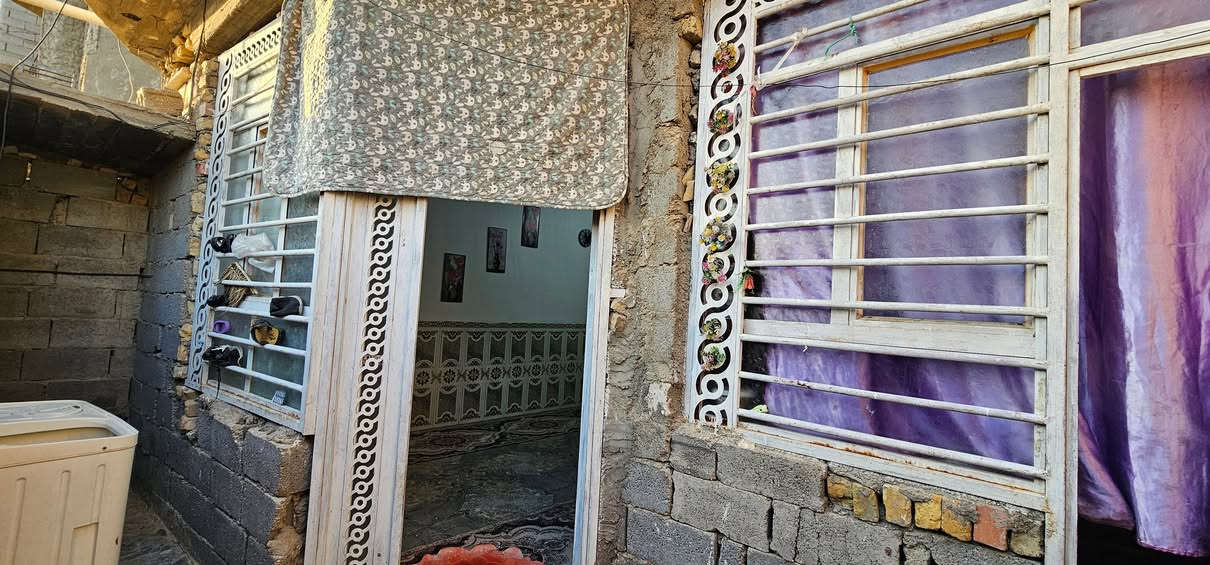 💥حياكم الله متابعينا الكرام..... نرجوا مشاركة المنشور ومتابعة الصفحة...... الملاك للعقارات كربلاء 💥

💢 بيت طابقين🏠 بمساحة 100م الواجهة 6.5 والباقي نزال 
💢 يحتوي الطابق الأول على غرفة نوم و استقبال وطارمة ومطبخ وصاله واسعة ومنور وصحيات داخلية وخارجية 
والطابق الثاني صاله وغرفة نوم وصحيات وسطح 

💢 جنس الأرض طابو زراعي سند 25 إقرار محكمة بأسم المشتري ومكاتبة مع صاحب السند 
💢 الخدمات = فرع عرضه 7 متر تقريبا وكهرباء وماء أساله ويبعد عن التبليط 200 متر تقريبا 

💲 السعر = 48 مليون وبي مجال قليل جدا 

💢 العنوان// كربلاء _ الزبيلية _ شارع الرابط _ مقابيل حسينية دمعة رقية _ يبعد عن الامامين عليهم السلام 9 كيلو تقريبا ويصلح دار للزوار أيام الزيارة لان الموقع يتوسط شارع طويريج وشارع النجف 

🔴عندك عقار للبيع و محتار  يم الملاك لا تحتار سهله ما عليك سوى التواصل معنا : 

☎️ ***********          ☎️ ***********
                  محمد أبو ملاك الحسناوي 

زوروا موقعنا : مكتب أملاك الخير _ شارع الرابط _ مقابيل المعمل المقرنص
