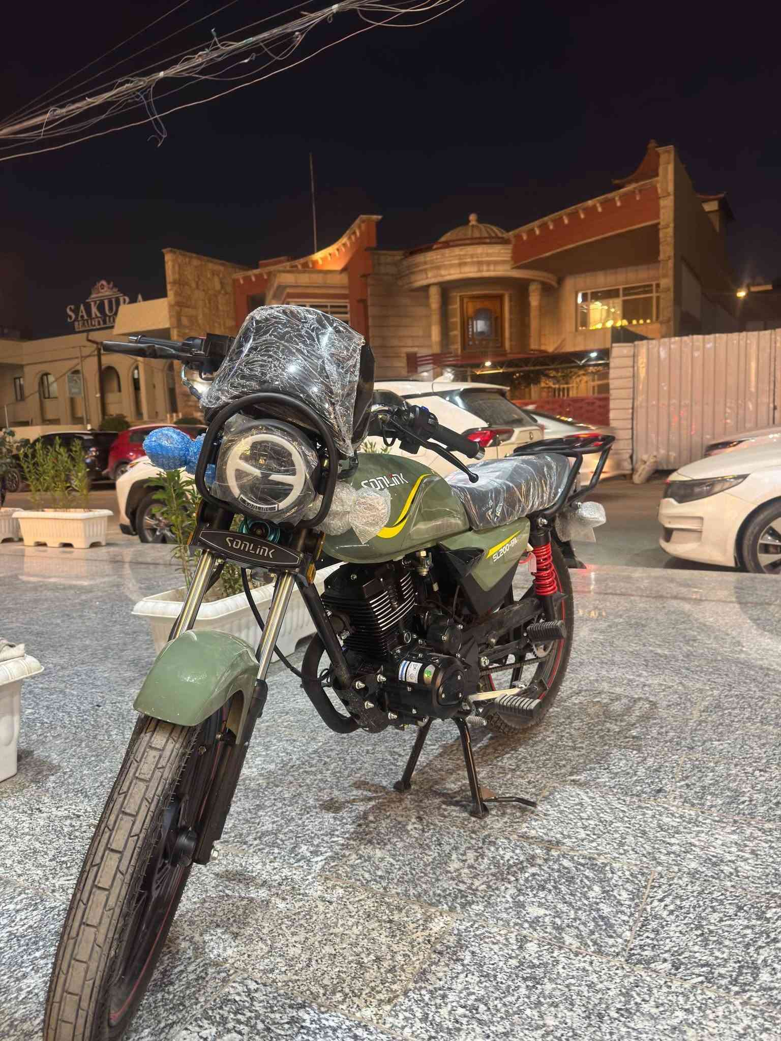 سلام عليكم  شباب
دراجه سونك خمس گير موديل 2025 جديده استعمال قليل وكل قطعها بلادي برغي ما مبدل125cc
سعر 1600وبهة مجال حك جية 
دجة ستخدامهة كلش قليل محتاج  
وريد بعهة هاذة رقم توصل وياهة 
‏‪***********‬‏
