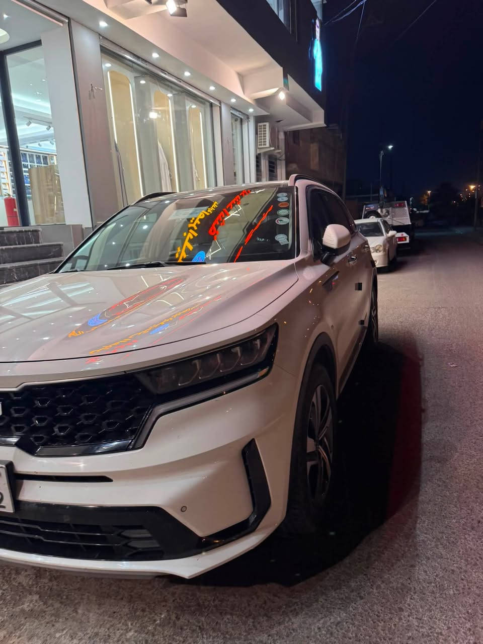 سورنتو موديل 22 كلش نضيفه فقط اصبعتين بارد سنويه عزه جديد السياره باسمي مكان موصل السعر 265 موصفتها حلوها وبيها بانراما وكشنات كهربائي ماشيا 11 الف سعرها 265 ***********

