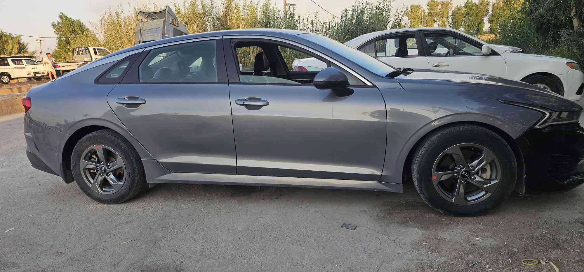 للبيع K5 
#السعر 115

موديل 2021 معوقين سنة 2027 تصير حره 

المكان واسط الزبيدية 

بيه مكانات صبغ ابيع حزام بدون دواخل

***********
***********
