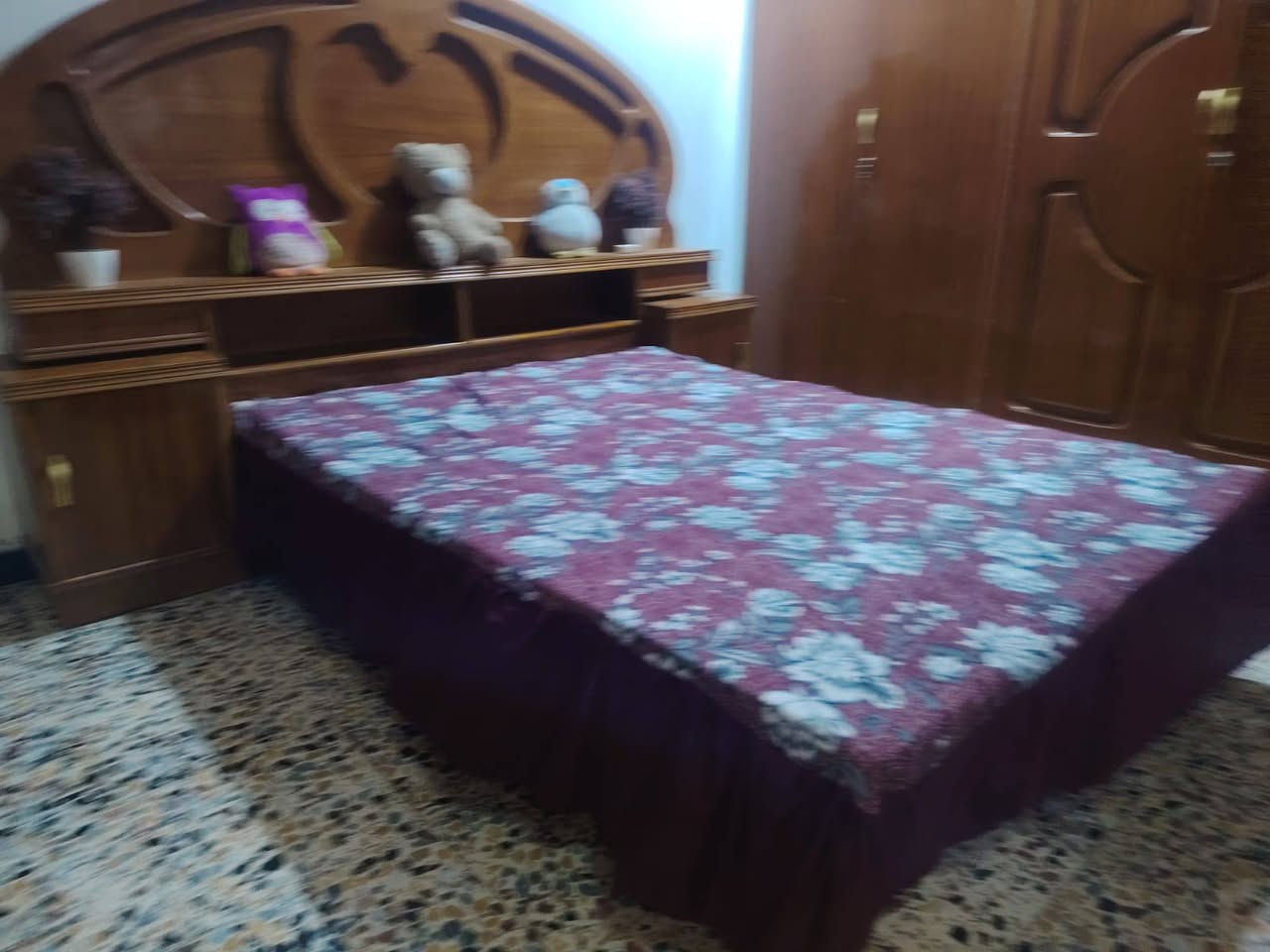 السلام عليكم مكلف بلنشر غرفه نوم للبيع الاستفسار الاتصال على الرقم ***********5
