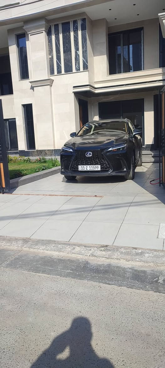 السلام عليكم
لكزس NX 350 هايبرد موديل 23 ماشية 30الف كيلوا حادثها باب خلفي مصبوغ وجاملغ بارد وبيها حادث بالنقل وتبدلت البانوراما صبغ تكمة بجم كبس شركة السعر 25 الف بغداد حي الحسين الاتصال/***********
