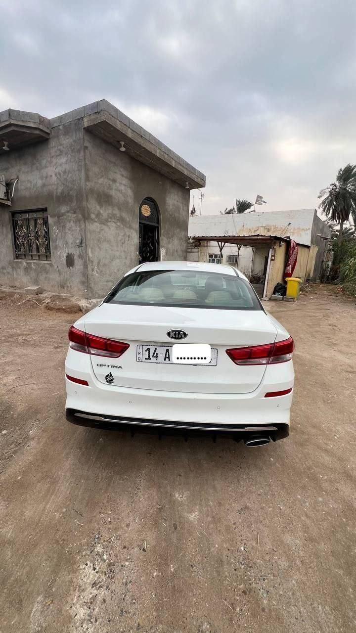 كيا أوبتيما (خليجي) - مال جناي
التفاصيل:
​نوع السيارة: كيا أوبتيما. 2019
​المواصفات: خليجي (أصل). 
​المحرك: 2000 (قوة وعزم، المحرك بشرط الفحص ومكفول من كلشي).
​المسافة المقطوعة:154 ألف كم فقط (مشي حقيقي).
​التبريد: ممتاز ما شاء الله ( قطعتين).
​الإضافات: طقم تايرات جديدة قبل فترة قصيرة شادهن.وشرط تايرات كوري
​الحالة العامة: السيارة بحالة ممتازة جداً وجاهزة  (السنويه جديده بأسمي ) . السيارة مال جناي وهاي صور كدامك وتجي وتشوف واني معتني بيه، 
كهرباء مالته كله جاهزه مع اشارت بلمرايات 
​المكان: البصرة.
​السعر: [188] (وبيه مجال  للشراي ).
اذا ما تعجبك لا تكسر بالسعر الله يرضى عليك
للتواصل والاستفسار: [***********
