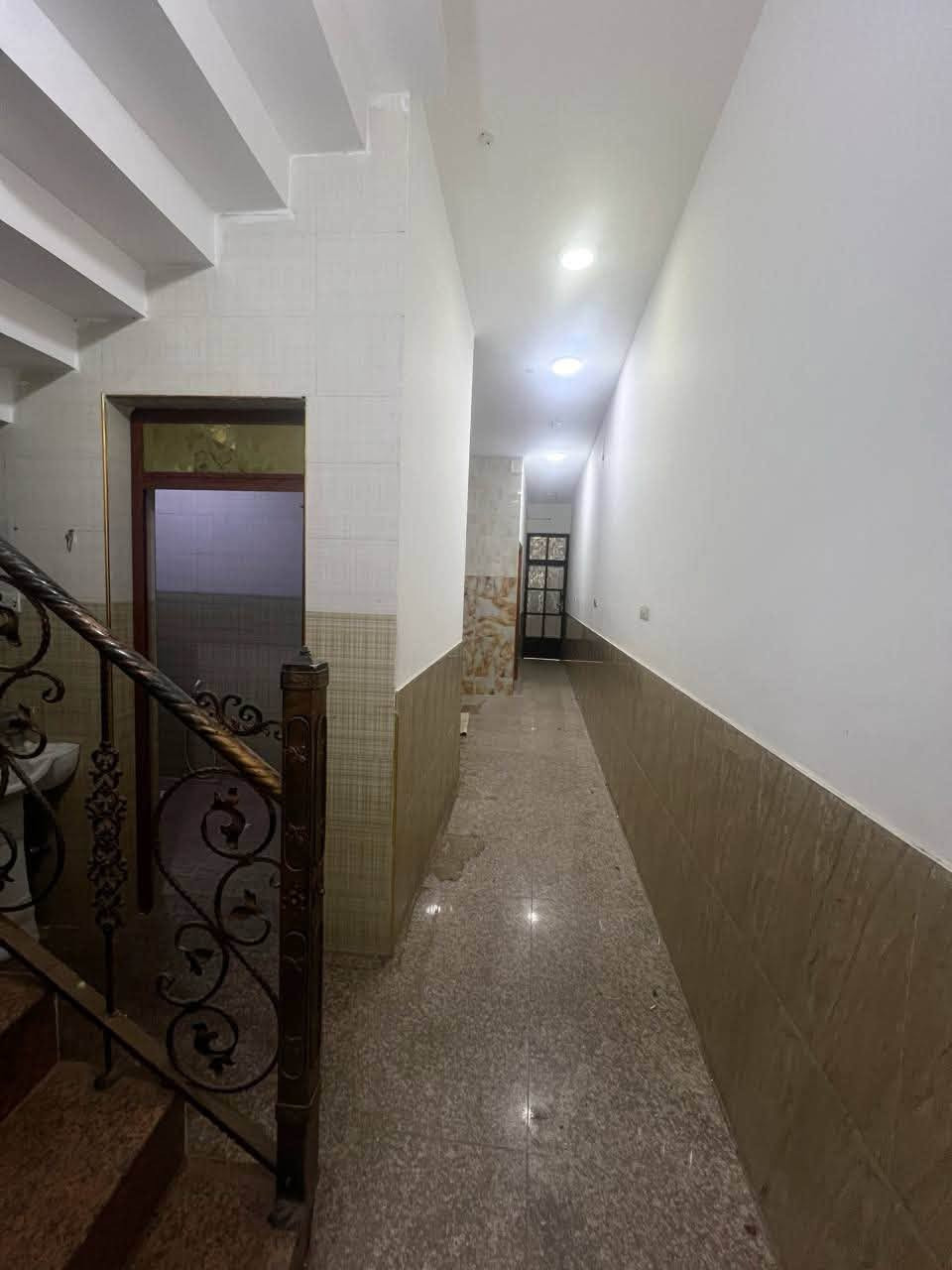 🏛️ بيت للايجار  🏛️

في الجنينه طابقين بناء حديث

يحتوي اربع غرف منام صاله مطبخ

صحيات استقبال موقع ممتاز

يصلح لكافة الانشطه التجارية

سعر الايجار مليون ونص بي مجال
ـــــــــــــــــــــــــــــــــــــــــ

للمعلومـات اكثر الاتصـال
عـلى الرقم الموضح

***********

رابط القناة

https://t.me/vvvohhh
