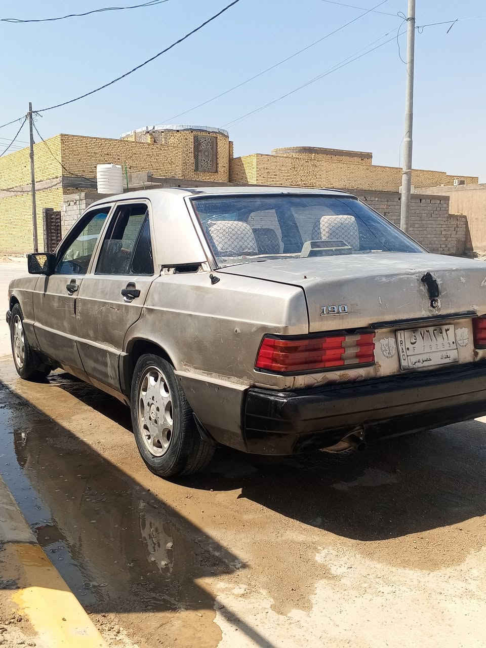مارسدس حائز ثالث
بيه مكينه 2ونص ديلكو حاويه توني شادهه 
گير نعمه راديتر وباتري وداينمو جدد .
سياره جاهزه وخير من الله .
عندي وكاله من الحائز 
سعرها 20 وبيه مجال بسيط 
مكاني ذي قار ....الدوايه 
هاتف ***********
