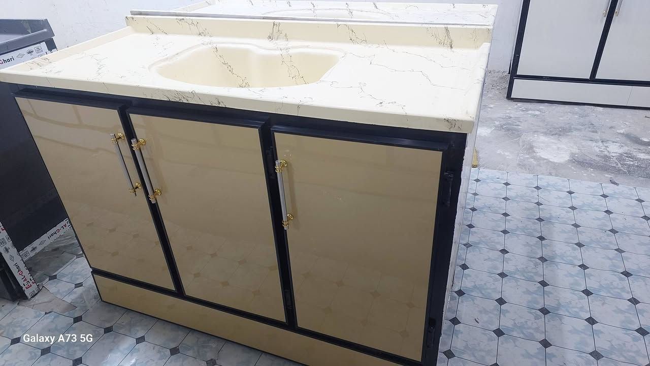 كاونترات. جديد شغل درجى اولى مبطن وجهين دواخل كله بنل لاصفاح بنل ماكو بليت. نراوس بل مستعل مع فرغ متوفر خدمه توصيل ***********واتساب
