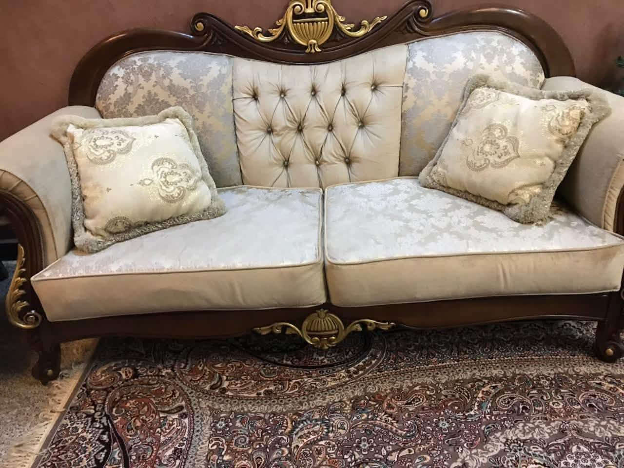 السلام عليكم
تخم تركي عشر مقاعد للبيع خشب زان ملكي السعر ٦٠٠ الف بي مجال المكان بغداد للاستفسار الاتصال على الرقم ***********
