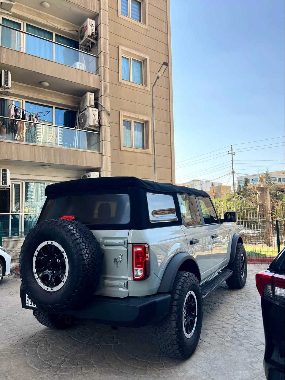 فورد برونكو ٢٠٢٢ جبلي 
258فخر الصناعه الأمريكية القوه المتانه التحمل 
لون سموك المرغوب 
محرك v4 
فور ويل عتله مودات 
٣ دكم شاشه 
سياره جديده عدله 
تايرات تخم لوك 
ضرر جاملغ بنيد شواصي لغد شرط 
مكان سياره اربيل ***********
السعر ٢٥٨$ بلاش أربيل, العراق
