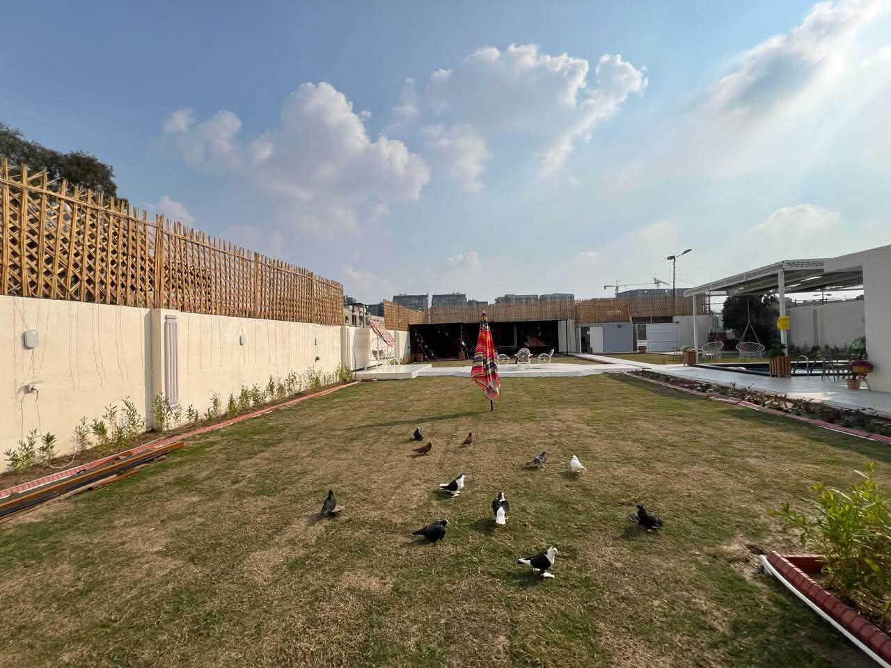 مزرعة للإيجار اليومي 🏡🌳
📍 الموقع: بغداد –حي صدام 

✔️ أجواء هادئة ومناسبة للعوائل

✔️ مساحة واسعة وخدمات متوفرة
 

✔️ مثالية للراحة والونسة

📌 للحجز والاستفسار يرجى الاتصال أو المراسلة على واتساب: 

عبود الشيخ
 📞 ***********

 موثق في تطبيق اجرلي لسياحة المزارع في العراق 🇮🇶
