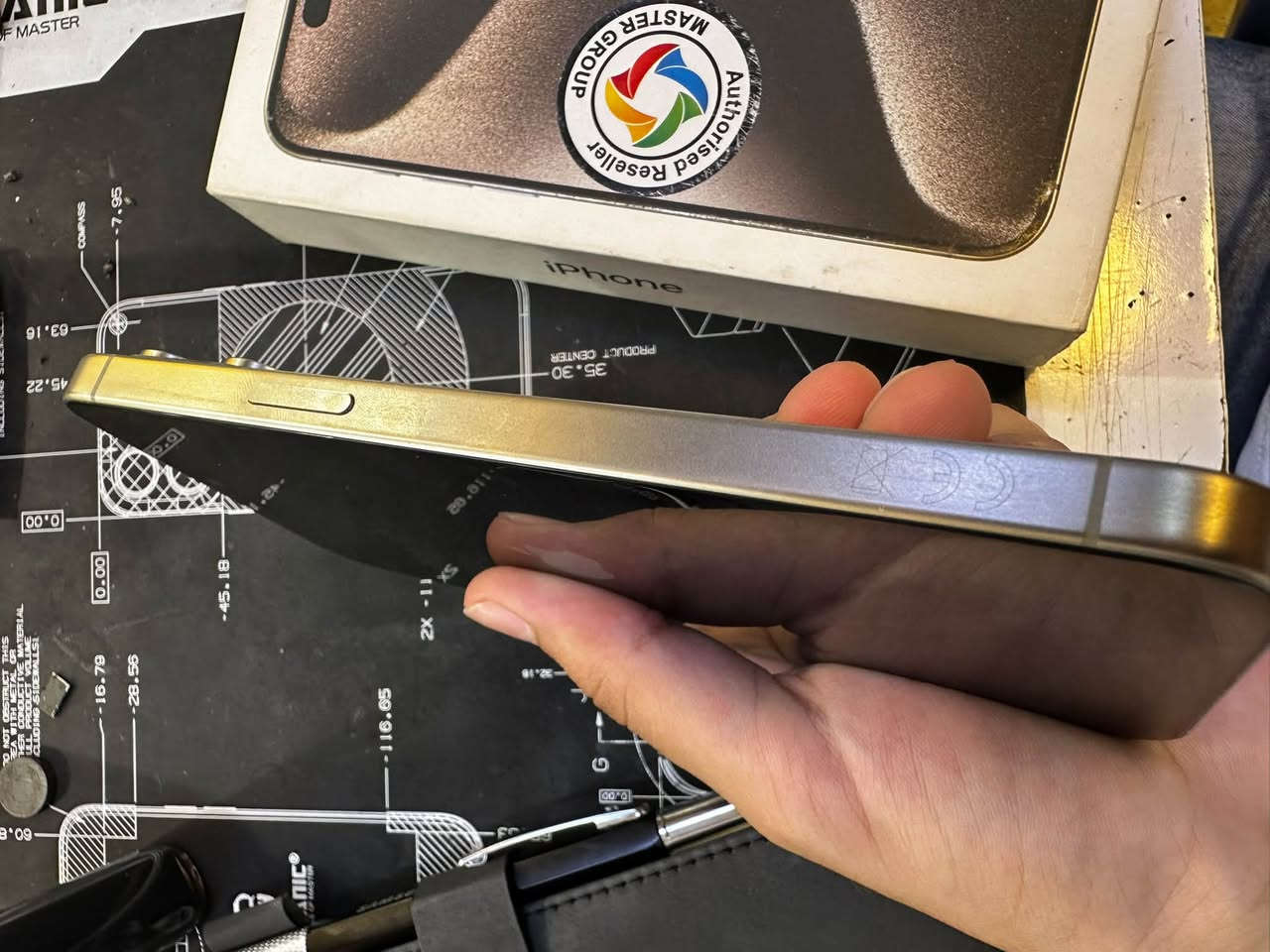آيفون ١٥ برو ماكس • بطارية ٨٦٪ • قفل