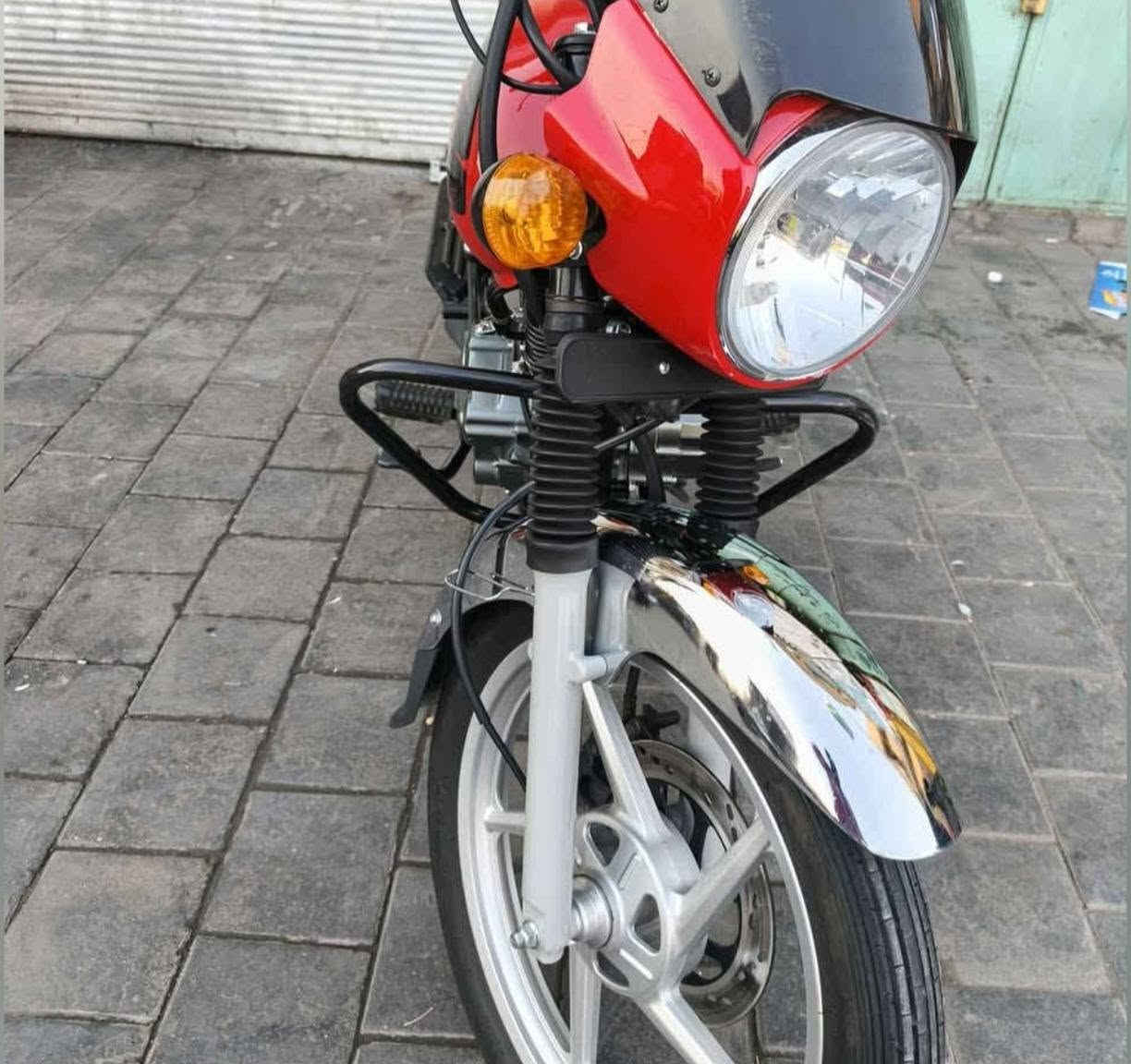سلام عليكم دراجه بوكسر سته وعشرين مكينه ميتين سيسي درجه نضيفه كولشي شغال بيه كلوب ثلجي مكينه ما مفتوحة عله أيدي الدراجه نضيفه مال معرض رايدهه 1250
 أوراق سكنر بيهه مجال حك الجيه عنوان بغداد محموديه ***********
