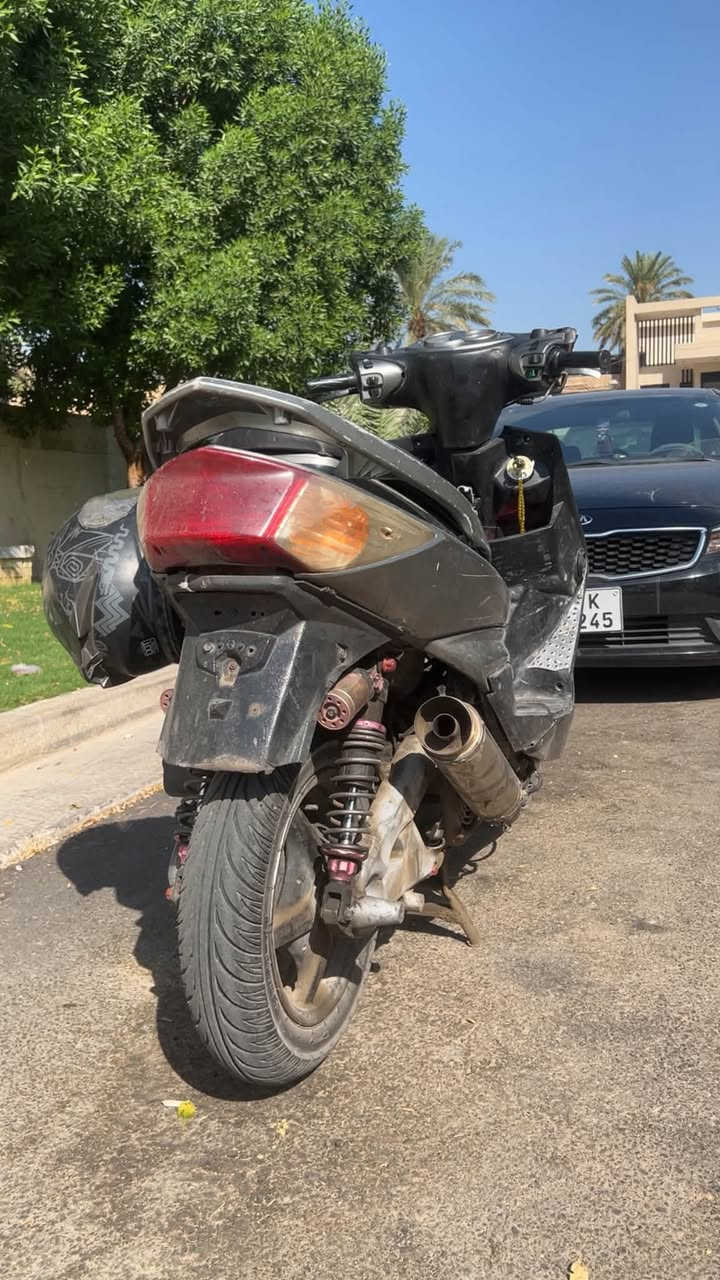 سكنس فحل كابريتر
دراجه خير من الله مكينه كهربائيات كلشي ما ناقصه بس بجم الدراجه شلعه معدل طياره كلجات رياضي صالنصه رياضي مكفوله سرقه 

سعر 450 وبيه مجال ***********
