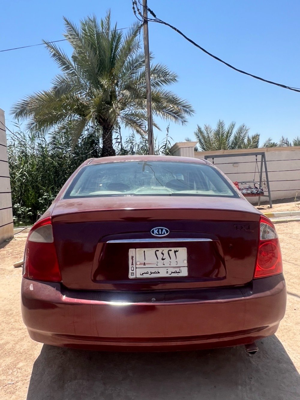 سياره سيراتو ٢٠٠٤ مكفوله كير محرك تبريد مصبوغه عام
حبيبي هذي السيراتو شنو موديلها بالضبط؟ وهل هي خليجي/مستوردة وشنو فئة القير (أوتوماتيك لو عادي)؟: 
كوري ٢٠٠٤
وين موقع السيارة هسه بأي محافظة/منطقة؟: 
كربلاء 
كم ماشيه تقريباً؟ وهل عدها رقم بغداد/بصرة والسنوية لحد أي سنة؟: 
٢٠٠
بخصوص الصبغ العام: بيها ضربات أو حوادث سابقة لو الصبغ تجميلي فقط؟: 
تجميلي 
السعر شكد آخر شي؟ وهل البيع نقدي لو تقبل دلال/مبادلة بشي ثاني؟: 
مراوس بسياره احدث
