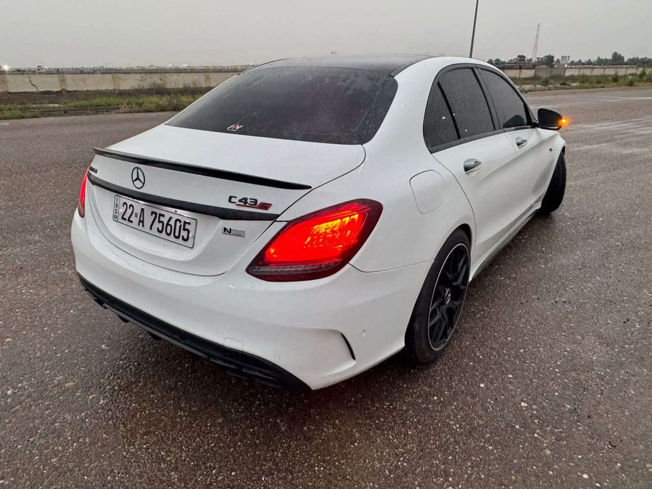 مارسدس 2018 
C300 كت Amg فول مواصفات فتحة كشنات جلد تدفئة تبريد مقاعد بصمة فول مواصفات للأخير حادث قطعتين موضح للصورة امامكم تخم تاير جديد صدر جديد باتري جديد نوزلات ومنضومة احتراق ادامة جديدة كاملة مضلل بلسنوية بيها كتاب للبيع 
مكاني بغداد الغزالية 
السعر 200 وبيها مجال للشراي 
السيارة مناقصها اي شي وكاملة على اخر حباية 
***********

نص مكتوب في الصور:
- BidFax.info