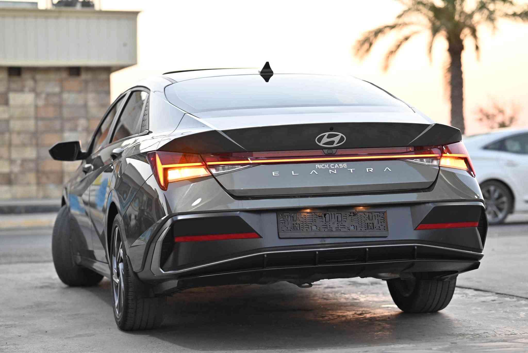 النترا موديل 2025 فول مواصفات امريكي ليبل واحد
بارد بالبنيد فقط دخول جديد 
السيارة بحاله الوكاله  •
صور الحادث مرفقة •
مع رقم الشاصي مرفق في المنشور 
كفاله عامه من بارد وتكحيل وزلق فقط بارد بلبنيد 
المسافة المقطوعة : (٥) الفm
حجم المحرك: (2000) دوش 
اللون : فيراني صدفي
شاشه دجيتل متصله بالكامل 
بصمة تشغيل 
بصمة ابواب  
بصمة صندوق
هند بريك بصمه 
تشغيل عن بعد
رادار امامي رادار خلفي وجانبي  
مانع تصادم بريك ذكي
وقوف ذاتي
حساسات امامية 
تحديد مسار
مدخلين شحن واوكس 
تبريد بيانو منفصل 
تشغيل عن بعد 
دشبول لد بلادي الوان 
تدفئة كراسي
نقطة عمياء 
إضاءة LED
ويل كب 
شاشة تحكم لمس
اندرويد اوتو
ابل كار بلاي
خرائط 
دخول ذكي
كاميرا خلفية دوارة 
حساسات اطارات 
بك لايت لد
هند بريك بصمه 
اضويه أمريكا اصليات
مثبت سرعة Cross
اضوية امامية LED
نضام قيادة ذاتية
3انضمة قيادة (eso, Nor, Sport)
KMHLS4DG8SU965251
للتواصل على الارقام التالية 
✅***********✅
✅***********✅
