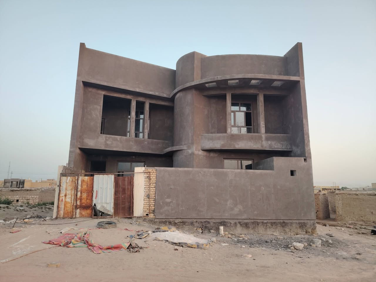 السلام عليكم
كادر لبخ متفرغ حاليا عملنا مركز فقط لبخ أسمنت وجص ومخمر درجة أولى ولبخ واجهات لتواصل ***********
