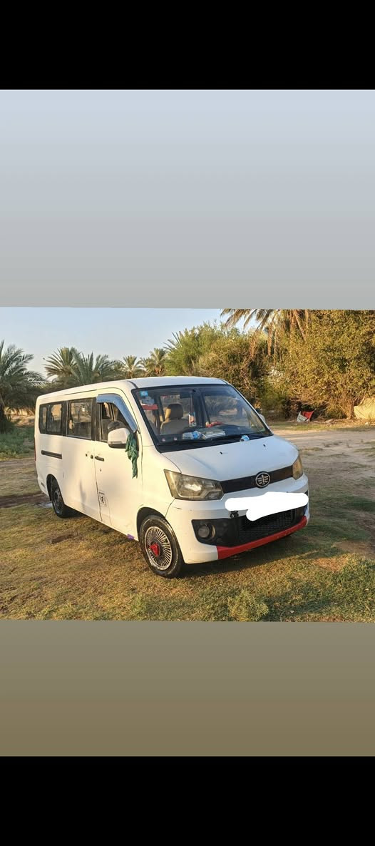 ١٠ راكب • ٢٠١٥ • رقم إنكليزي