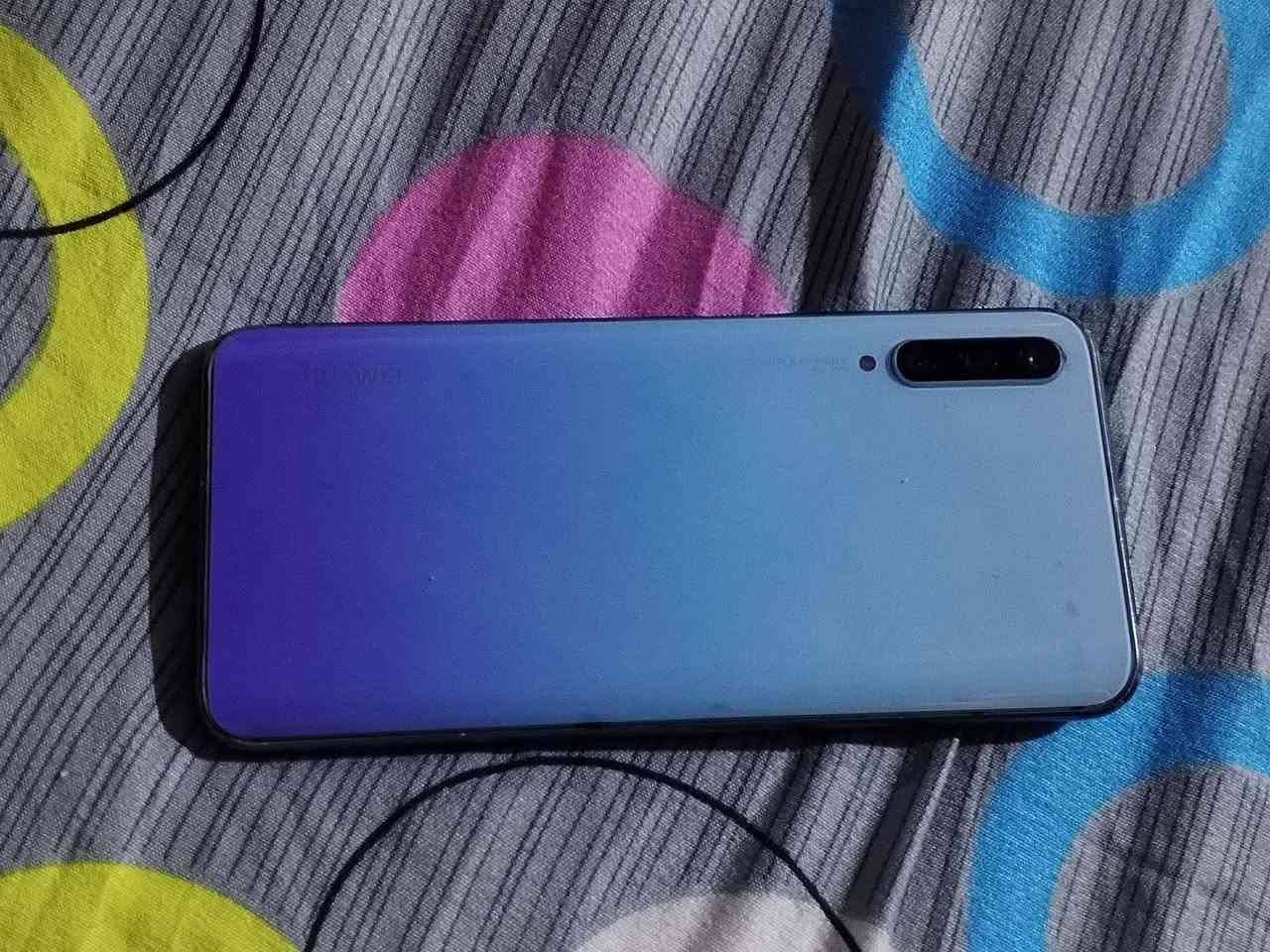 واي9s • ١٢٨ • بطارية ٥٠٠٠