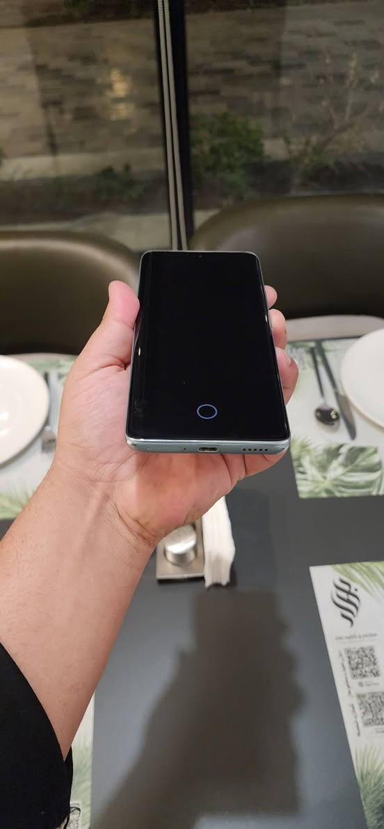 Redmi 14 pro+
ذاكره 512
عشوائية 12
شاحن 120w 
بطارية 5110ملي امب 
الكامرا الخلفية 200mp 
السعر 550قابل للتفاوض 
واتساب فقط ***********
