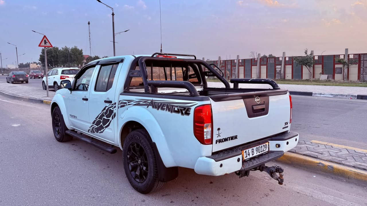 فرونتيرا للبيع او مراوس بالشكل الجديد وارد امريكي حادثها مدگر وبنيد مكينة 6 سلندر ماشية 80 الف گير مبدل جديد اصلي سيارة خير من الله احلى من الصور مالت جناي ما بيها نقص برغي سعرها 160 $ وبيها مجال مكانها البصرة القبلة للاستفسار ***********
