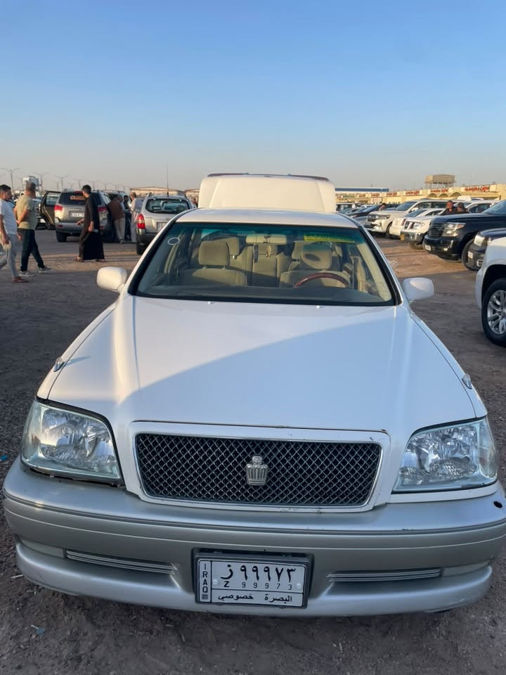جنون ملكه مديل 2000 ثلاث دكم مبدل باب السايق بدون دواخل والباقي موضح بصور سياره بأسمي اوصولي لا كص ولا نقل جثه اكفل اصوليات شرط التحويل قرار 48 البدي بيح دحجات موضحات بصوره سعرها 130 سيارة  رقمه بصره ومكانه بالبصرة رقم  ***********
