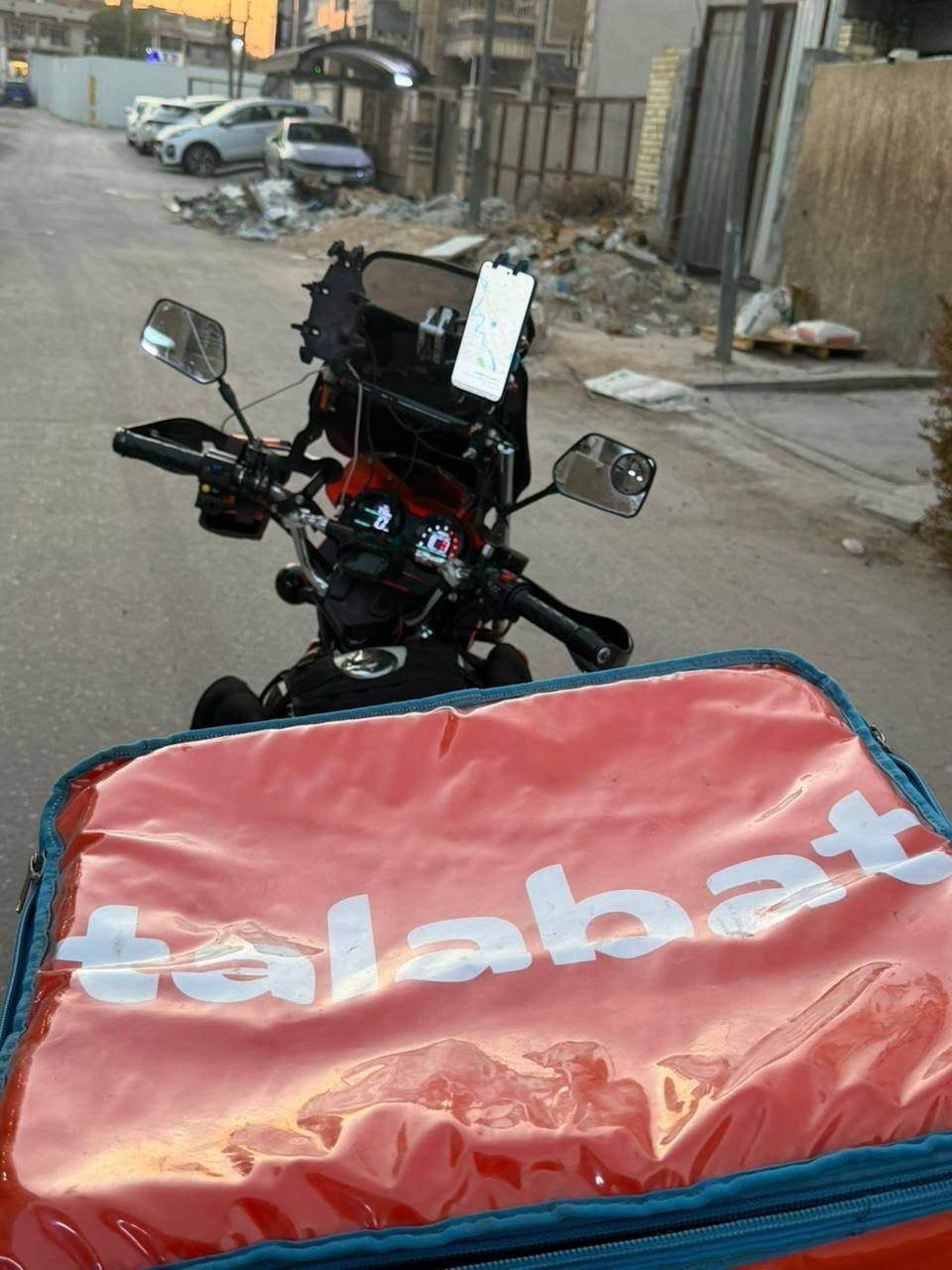 سلام عليكم هاي دراجه للبيع موديل 26 ماشيه 11 الف تحويل شوكت ما تريد رقمها اربيل الغراض وياها برغي ماشيل منها اكفلها من كلشي مكاني بغداد سبع ابكار قرب سوق السمكه 
***********
متواجد واتساب واتصال
