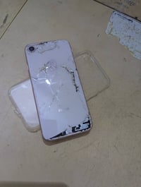آيفون ٨ • ٦٤ • بطارية ٧٦٪