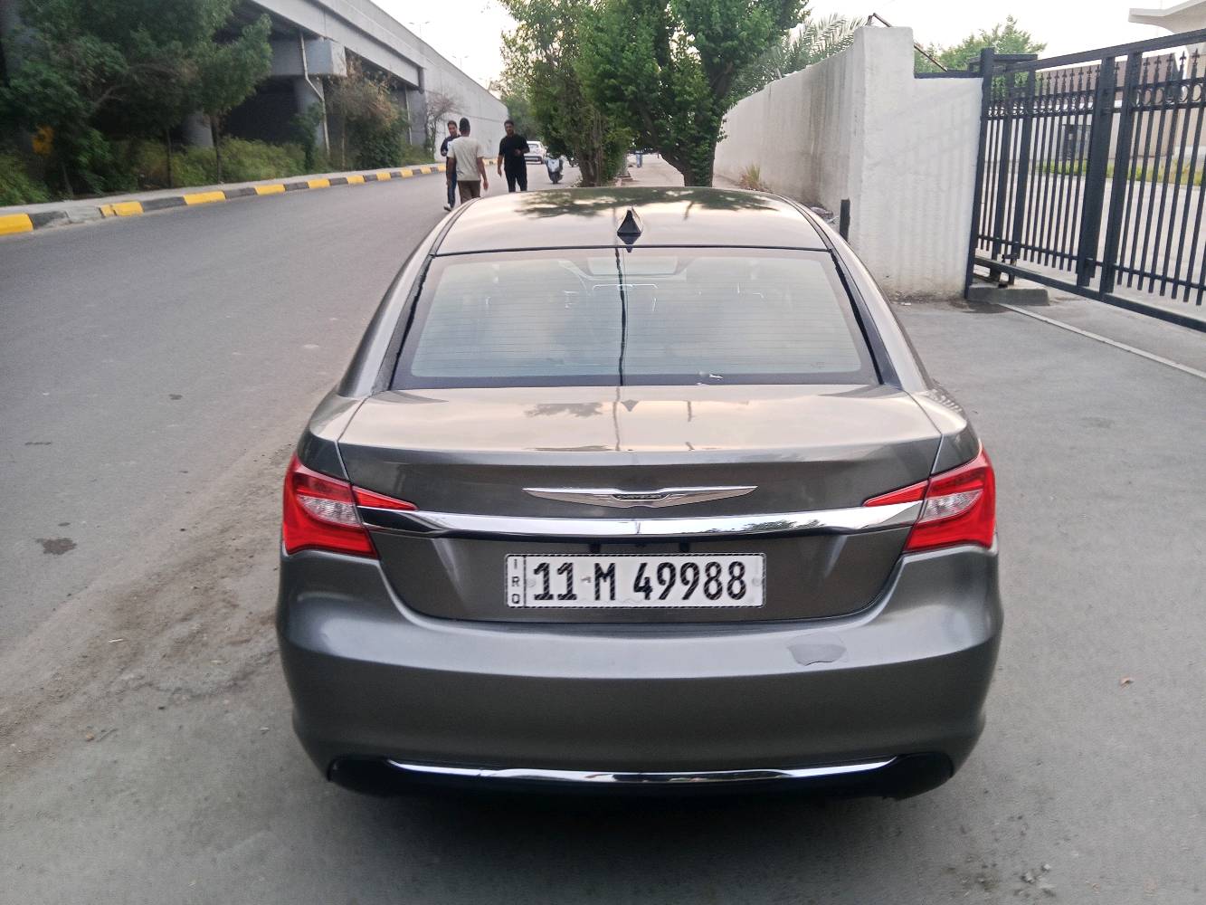 للبيع كرايسلر c200 
2013 وارد امريكي 
حادثها دعاميه اماميه فقط
مكينه 2400 رقم بغداد الجديد 
السياره مكفوله من كلشي كير مكينه 
صدر امامي خلفي تدفئه تبريد كله جديد 
كهربائيات كلها شغاله وباقي المواصفات معروفه 
السياره بيها بنيد وقبط جنطه كلير اثر جراد 
وموجوده صورها قبل لا تنرش كلير
السعر 76 وبيها مجال بسيط 
مكان السيارة بغداد الكرخ 
***********