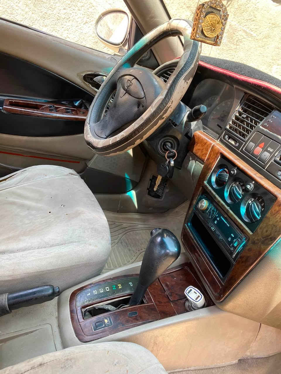 دايو نوبرا موديل 2000 كير اوتوماتيك. رقم بغداد سنويه جديدة.. خليجي تبريد
كير ومحرك بحالة جيدة 
تايرات نظيفة..  دواخل نظيفة
مكفوله من الضربه الداخليه 
السعر 20 ورقة للاتصال ***********
