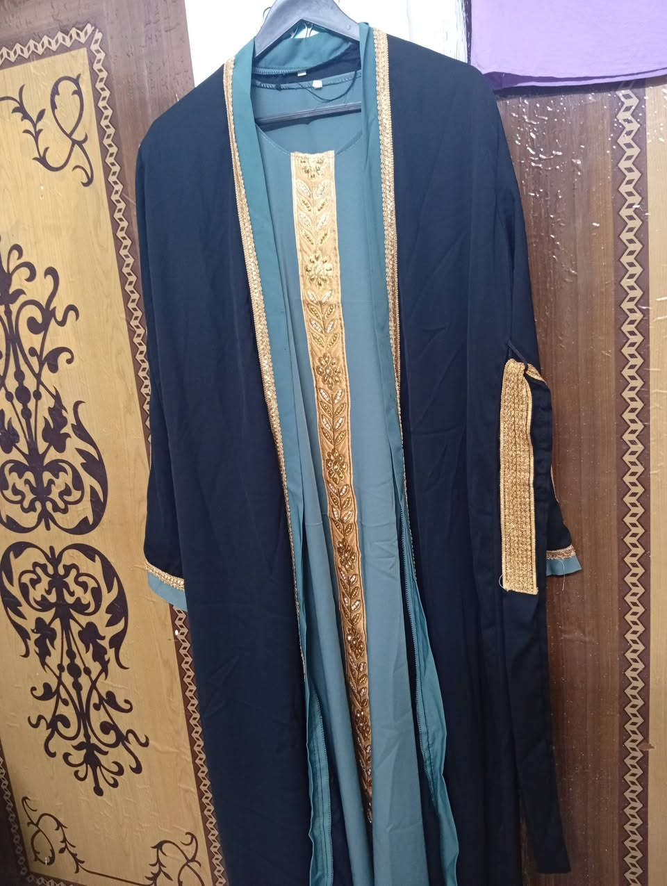 ملابس نسائيه قياس خاص منه جديد ومنه ملبوس مره او مرتين أسعاره مناسبه ‏‪***********‬‏ تواصل واتساب
