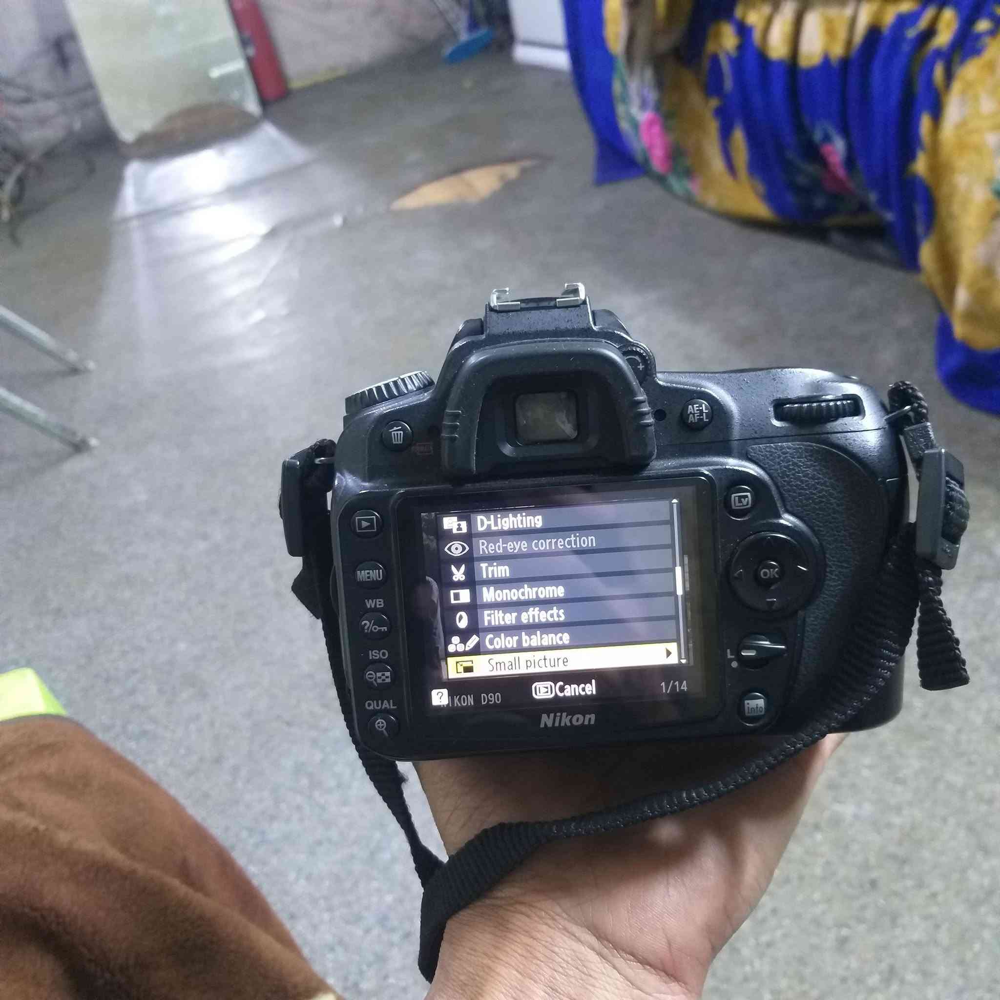 نيكون D90 • كاميرا