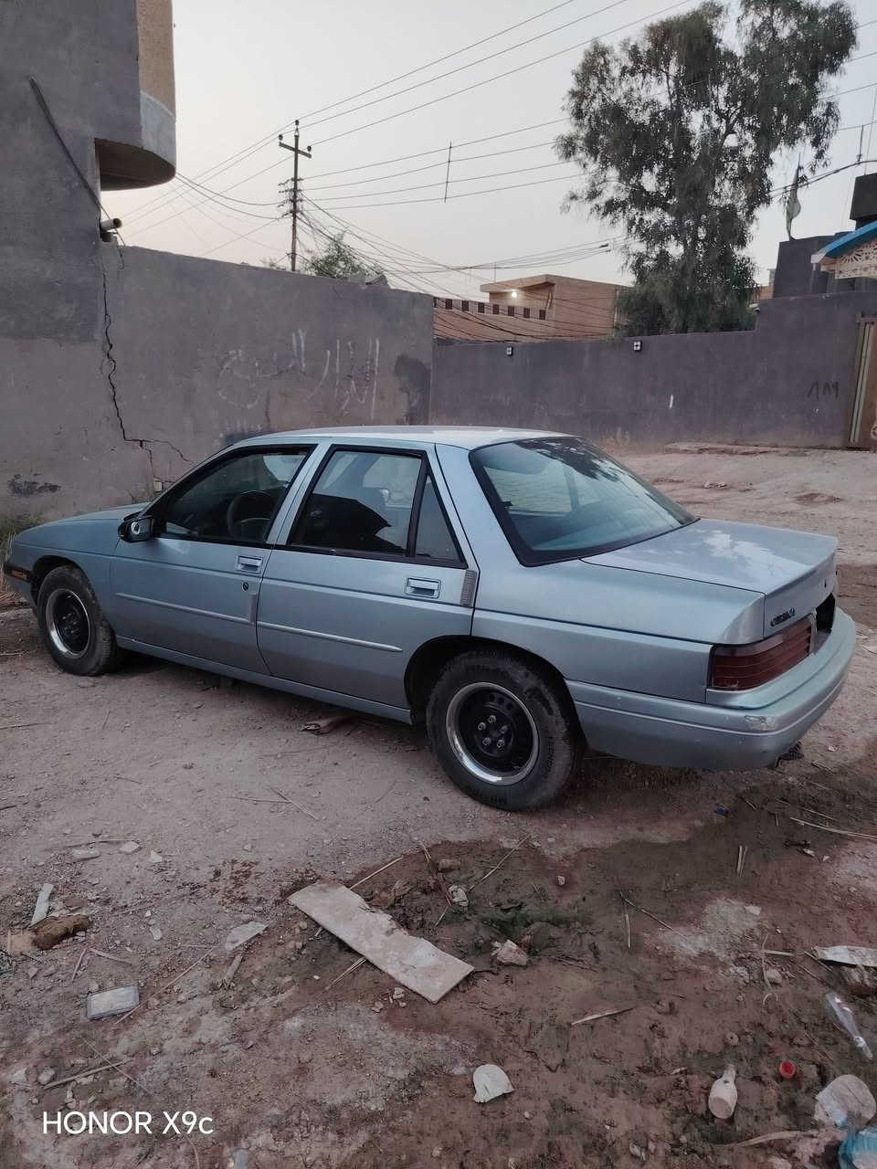 البيع او مروس حسب القنع سيار حلو كلي شغال كير مكين 6 السلدر بسم جاري تحول باشر مكاني جسر ديال جديد سعر 30 انتصل ودلل ***********

نص مكتوب في الصور:
- HONOR X9c