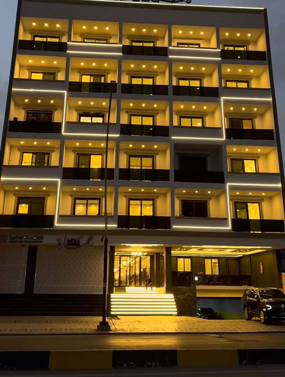 🏠السلام عليكم شقة vip للبيع
‏⠀⠀⠀⠀  ⠀
⠀⠀⠀⠀⠀⠀ 📍الموقع مجمع الغيث — شارع المشاتل مقابيل الوزيرية 

📐 مساحة : الشقه 120 متر 

تفاصيل الشقة ✨
•3غرف نوم
•صالة
•مطبخ
•صحيات
•3 مناور 

✨🚨العمارة تحتوي على بارك للسيارات تحت الارض 

🔐تحتوي على نظام سكيورتي على مدار 24 ساعة 

✅شقة ارضية بموقع مميز في بغداد للسكن العائلي

📞للاستفسار اتصل على الرقم او الواتساب 
(***********)
‏⠀‏⠀‏⠀‏⠀‏⠀‏⠀‏⠀‏⠀‏
