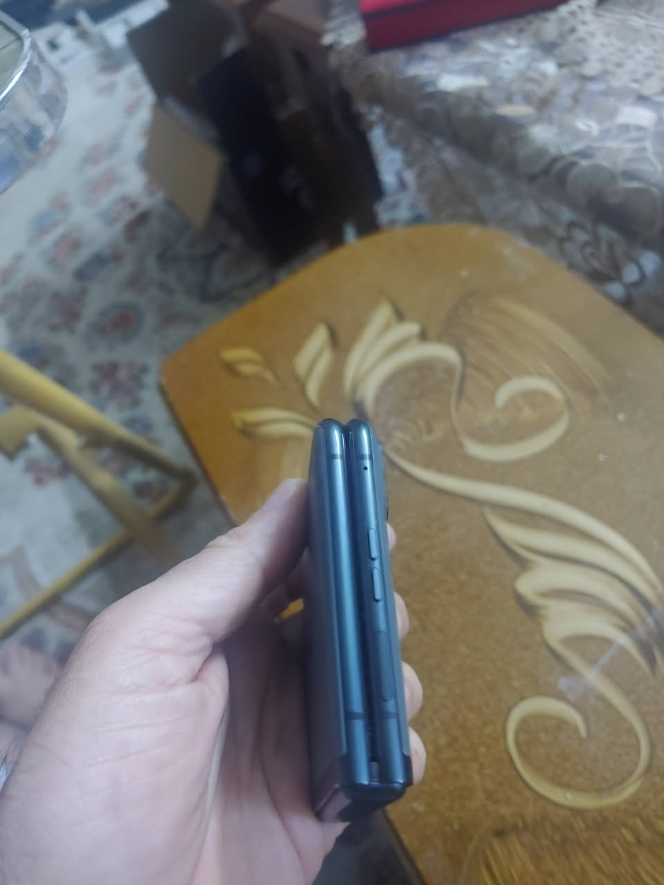 موبايلين موتورولا واحد ريزر  40s والثاني ريزر 40 ultra اثنينهن نظيفات جدا. 40s سعره 300 والثاني 40 ultra سعره 400 
الاسعار غير قابله للنقاش والمعامله
مكاني الدوره ويوجد توصيل لكل العراق
***********
