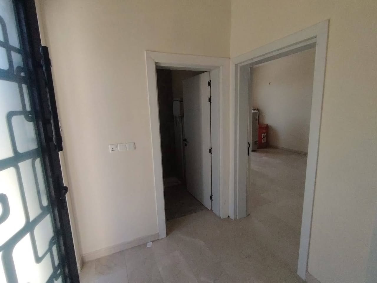 الدار مساحته ٢٠٠ متر مربع
موقعه ركن وعلى الحديقة
بالزون الثالث البلوك السابع
عدد الغرف ٣ 
الحمامات ٣
مطبخ + صالة جلوس + استقبال
السعر المطلوب ٤٢٠ وبي مجال
الصور التالية للاطلاع

مدينة جذع النخلة السكنية قرب ملعب جذع النخلة

وتساب مراسلة فقط نعتذر عن المكالمات 
***********
