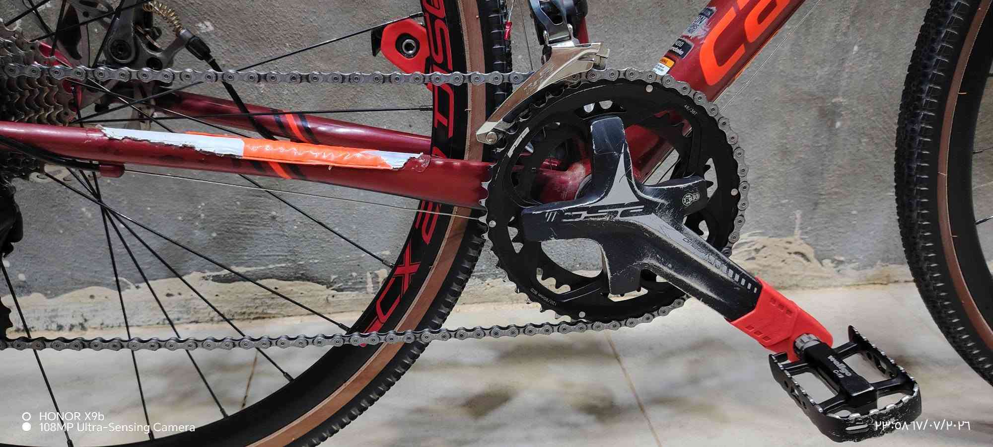 متوفر للبيع...
دراجة كرفل نوع cannondale قياس الفريم ٥٤ مناسب لطول ١٧٠ فما فوق
السستم تياكرا ٢ في ١ ميكانيكي شغال ١٠٠٪١٠٠
بيهه بعض الشخوط موضح بالصور والفيديو المرفق
السعر النهائي ٧٥٠ الف دينار قفل
عنواني الزعفرانية منطقة الأمانة
رقمي *********** واتساب ماسنجر
