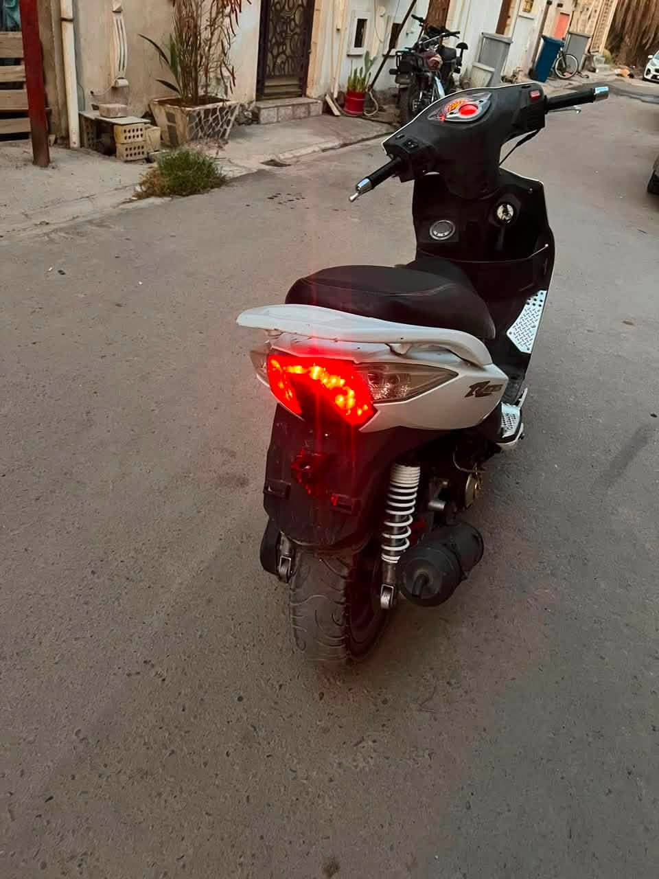 سلام عليكم (( ***********
دراجه كامكو 
كفرات بلاديه

مكينه بلاديه. 

🤍🖤🤍

سلف هندر كله شغال

اشاير لايت عالي ناصي كله شغال

📍 العنوان بغداد كريعات قرب حسينية ابي تراب 

للأتصال  ***********

 @الجميع
