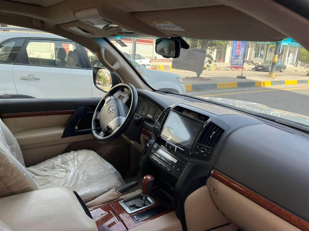 لاندكروز • ٢٠١٥ • ١٩٣ الف