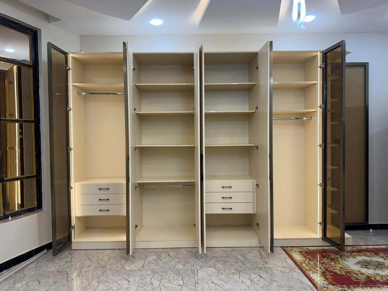 مطابخ وغرف نوم
اعلى مواصفات
وضمان 10 سنوات
والعمل بالحاظر والتقسيط 
للاستفسار خاص او
*********** 
***********

نص مكتوب في الصور:
- ROMA Kitchens تم التنفيذ من قبل شركة روما غرف نوم دريسنك روم مطابخ *********** *********** @3334lk