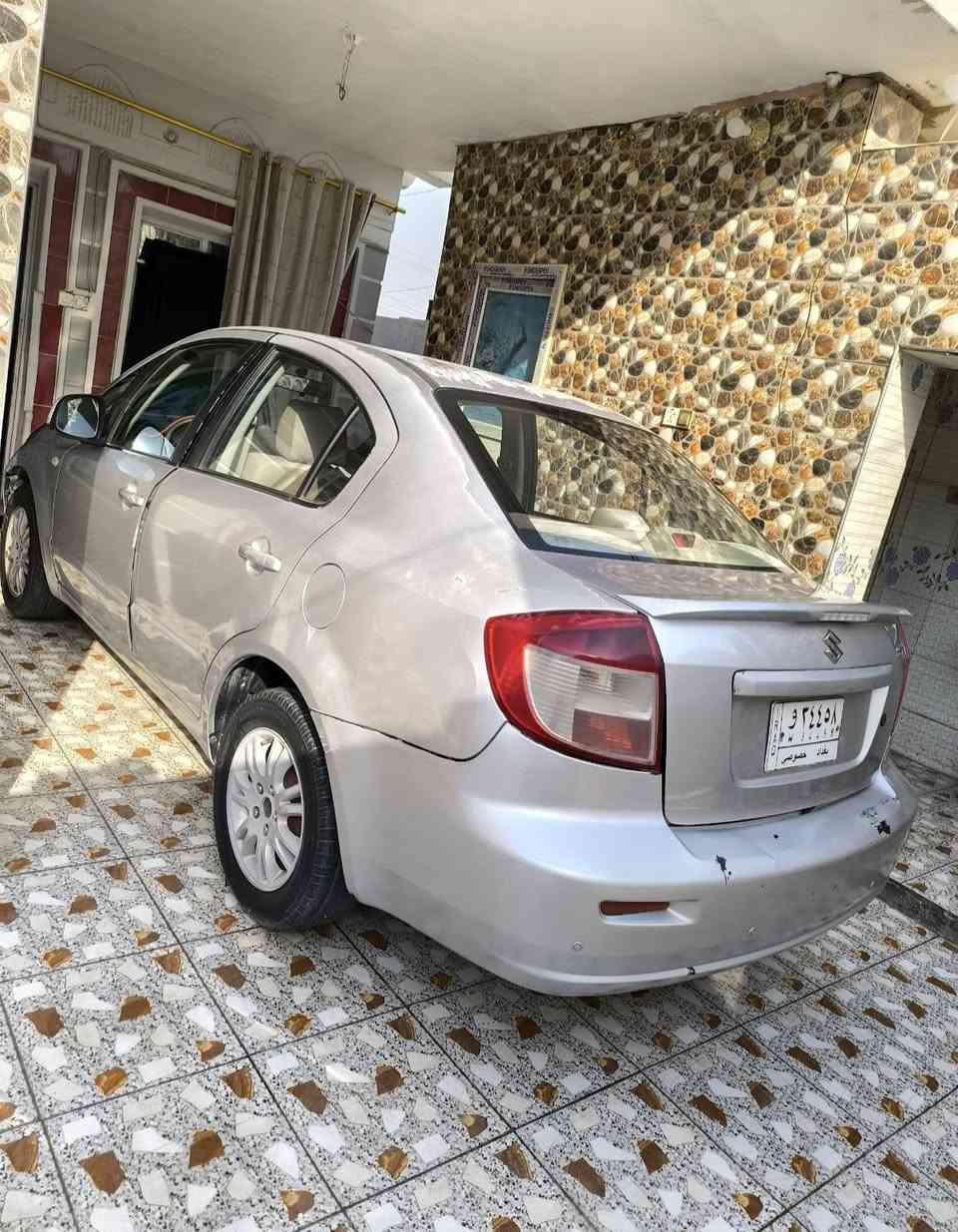 سوزوكي فئة sx4  موديل 2014 
رقم بغداد 
محرك 2000 
السيارة بيها جرد باللون السلفري بدون صبغ 
( مكان  الجرد موضح بالصور) 
السعر 58 وبيها مجال  
مكان السيارة بابل 
واتساب / ***********
