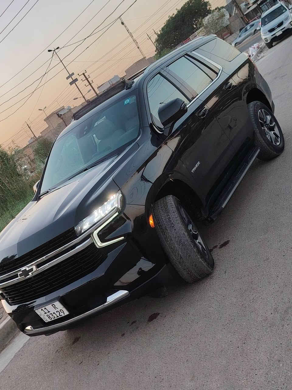 السعر بلاش 405  ورقه بيها شي بسيط ونزلتها 50 ورقه
المشي مالتها 240 الف بس سياره عل ايد وحده من الوكاله
بغداد بسمي رقم وهزه جديد
ببها بارد موضح بل صور باب الصدر شي بسيط
***********
*********** 

مواصفاتها معروفة 
بصمة تشغيل 
تشغيل عن بعد 
فتحة سقف بانوراما
حساسات امامية 
حساسات خلفية 
رادارت جانبية
رادار امامي
 تحديد مسار 
اربع كامرات 360 درجه
دوسات 
صندوق كهرباء بالرجال 
تبريد ٣ قطع
تبريد خلفي منفصل
اوتو ستوب
هاندبريك بصمه
مقاعد جلد
مقاعد كهربائية 
مقاعد امامية كهرباء  
ثلاجة وسطية 
اضواء led امامية وخلفية 
اضواء زنون امامية
نظام ملاحة
محرك 5300 يشتغل بانزين عادي
شاشات خلفيه

