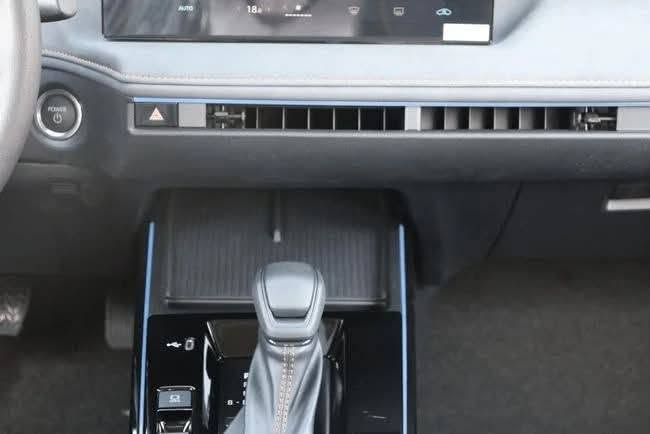 Toyota corolla
تويوتا كرولا موديل 2026  فول مواصفات سلايد
***********- ***********
