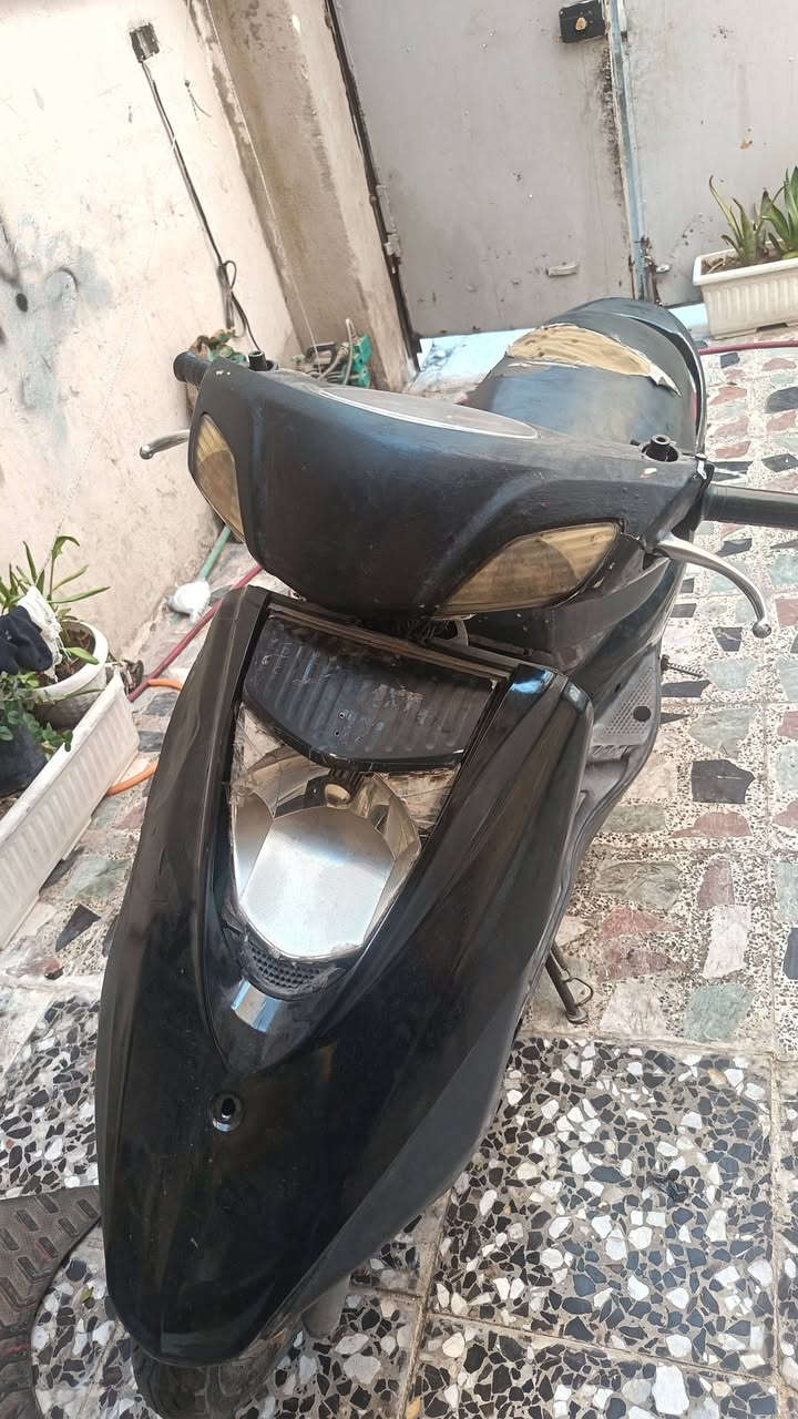 سلام عليكم شباب دراجه بريز شغاله بس تخربط والله بعد مادري مستعجل عليه سعر 250وبيه مجال رقم***********وتساب مكان بغداد تقاطع درويش كفاءات السيديه شارع كنانه
