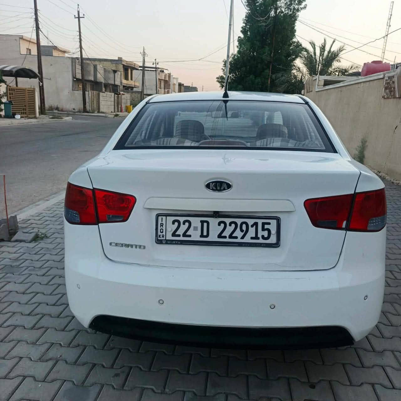 سلام عليكم سيارتو موديل ١٢.  وحلوه بدون صبغ بيها طخات قليله
التواصل ***********السعر 85 بيها مجال
